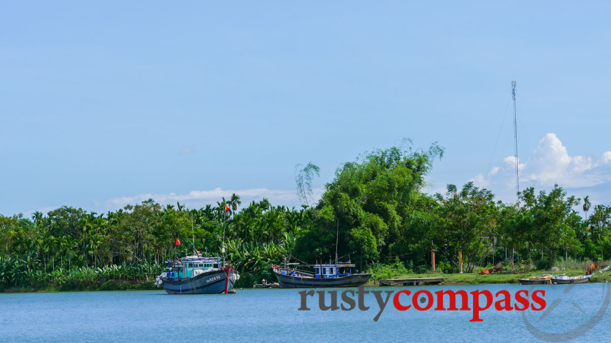 Cycling Hoi An. Tour begins with a cruise along the Thu Bon River.